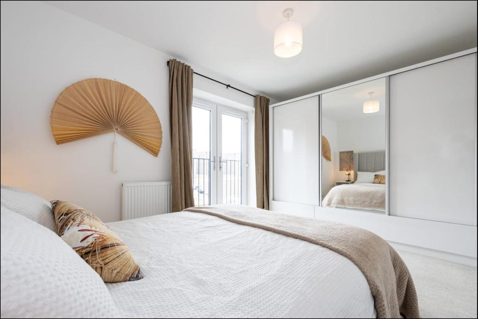 Elegance Retreat - 2 Bed Holiday Home With Parking Manchester Esterno foto